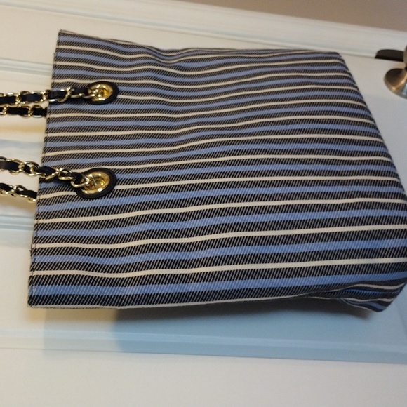 Talbots tote style purse. - Picture 3 of 13